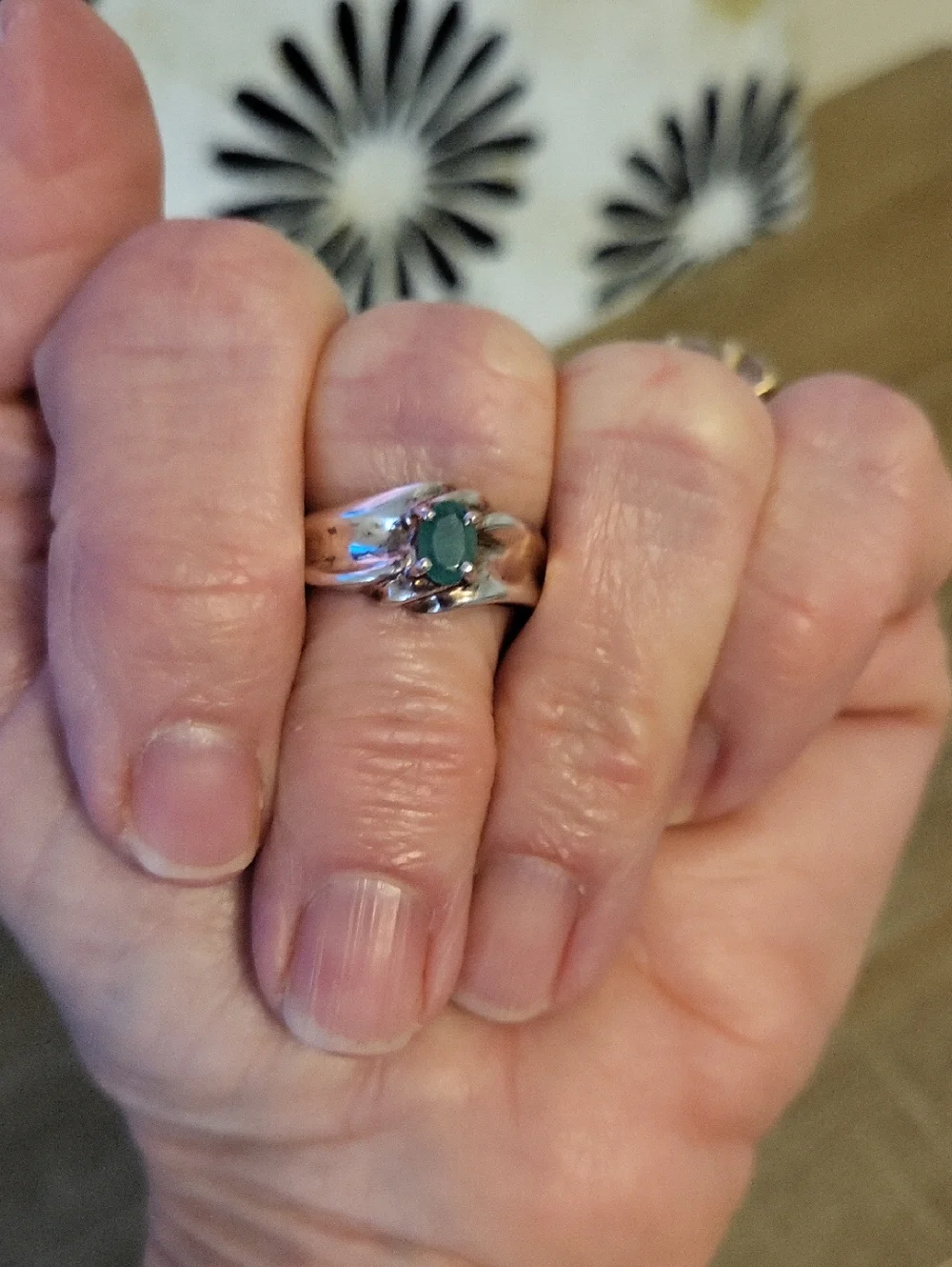 Vintage 925 Sterling Silver Emerald Stone Ring